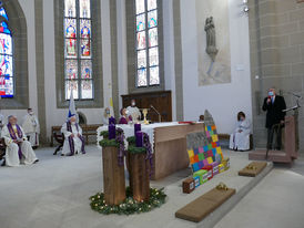 Bischof Dr. Michael Gerber besucht St. Crescentius (Foto: Karl-Franz Thiede)